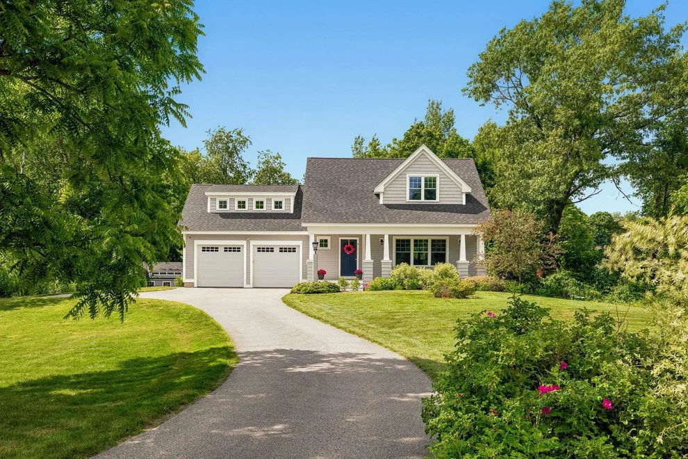 Unit for sale at 4 Betty, Stratham, NH 03885