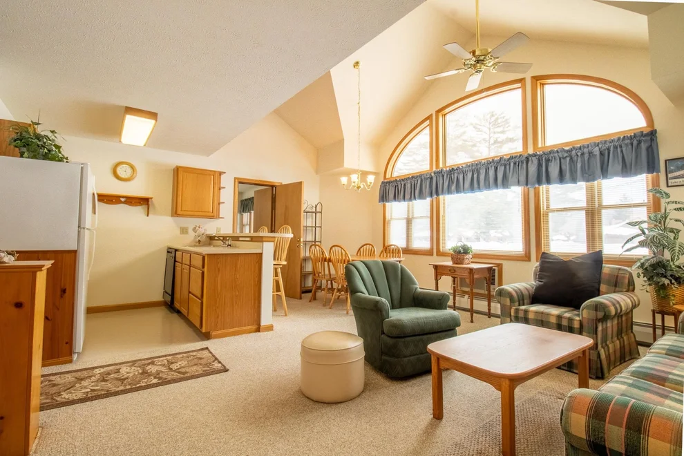 Unit for sale at 1646 Daniel Webster, Woodstock, NH 03293