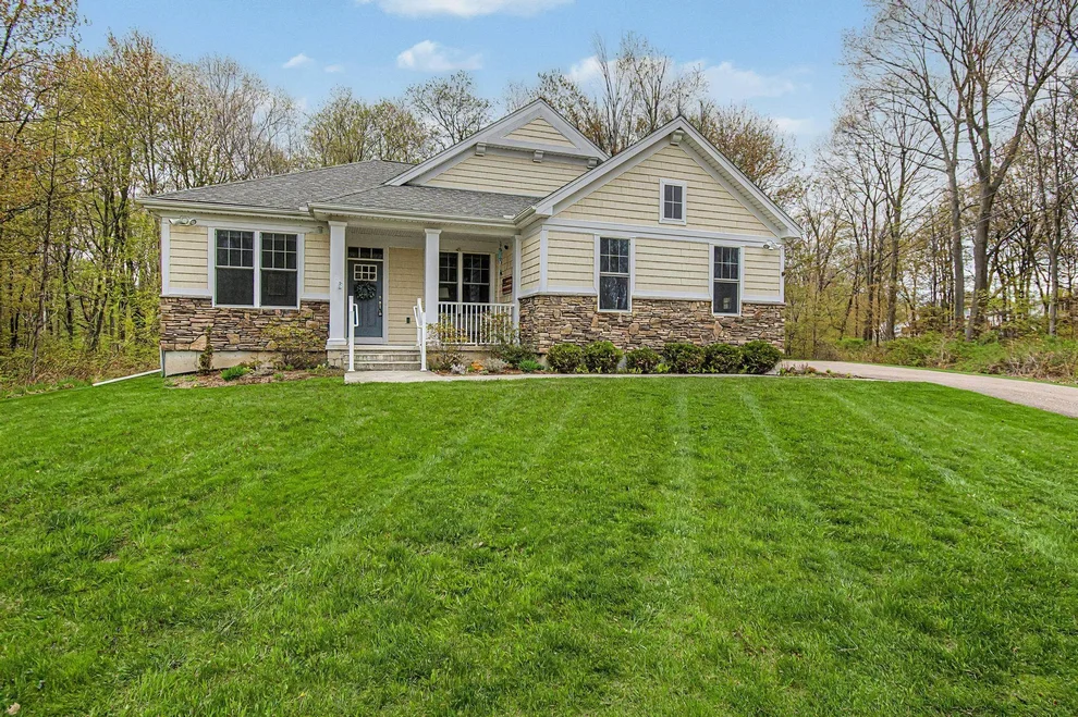 Unit for sale at 107 Staniford Farms, Burlington, VT 05408