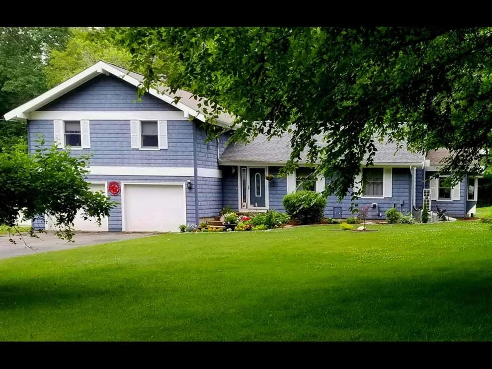 Unit for sale at 1 Whitneys, Derry, NH 03038