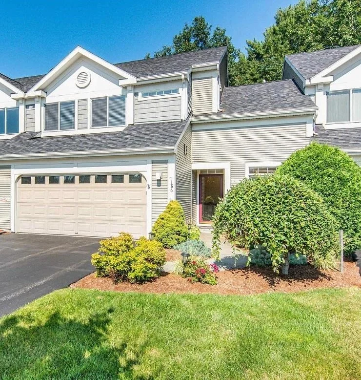 Unit for sale at 186 Hummingbird, South Burlington, VT 05403