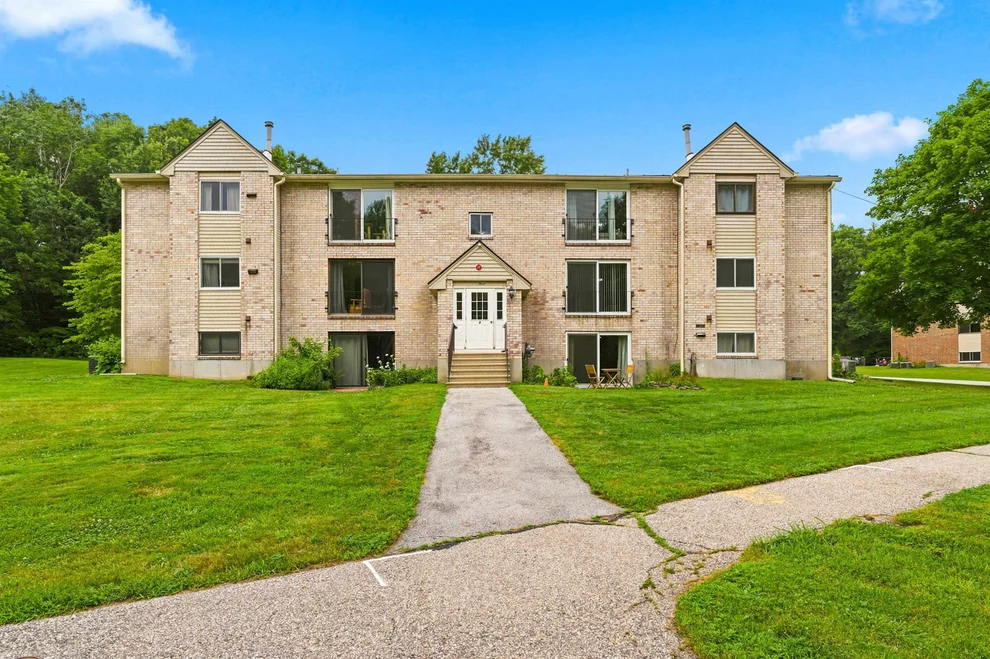 Unit for sale at 3 Brookside, Exeter, NH 03833