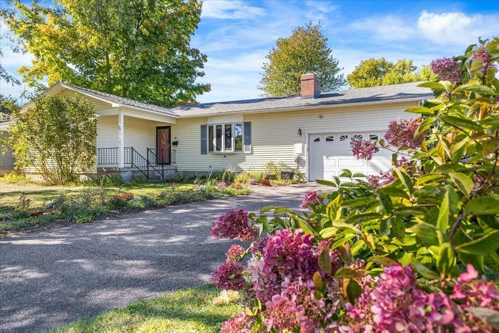 Unit for sale at 50 Lakewood, Burlington, VT 05408