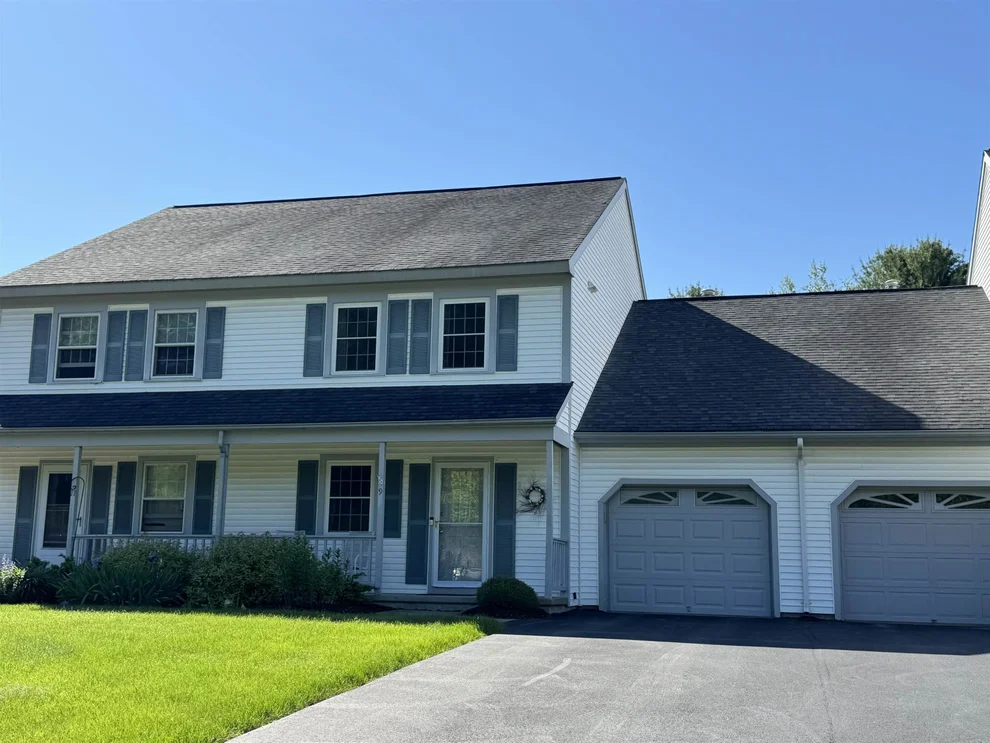 Unit for sale at 9 Pinewood, Essex, VT 05452