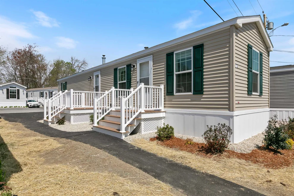Unit for sale at 72 Brookwood, Salem, NH 03079