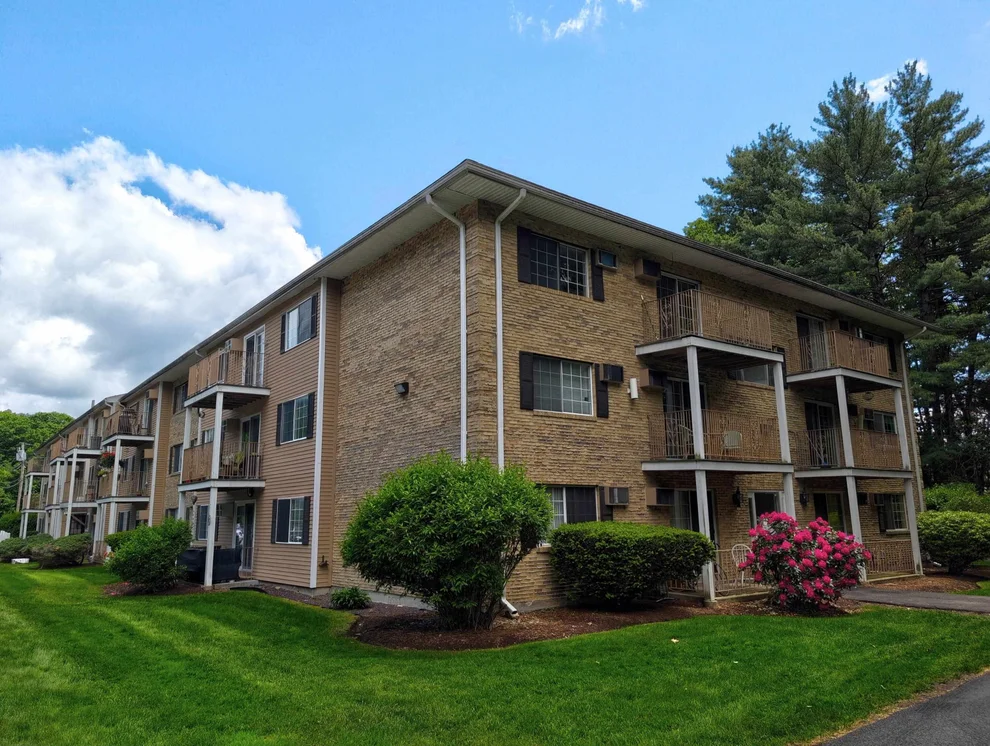 Unit for sale at 379 Huse, Manchester, NH 03103