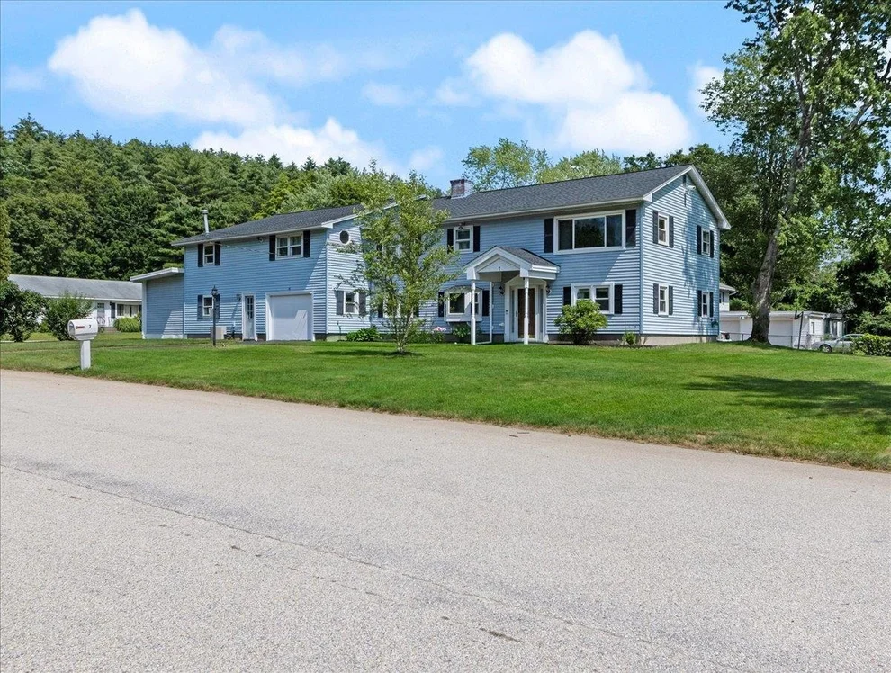 Unit for sale at 7 Wayne, Hudson, NH 03051