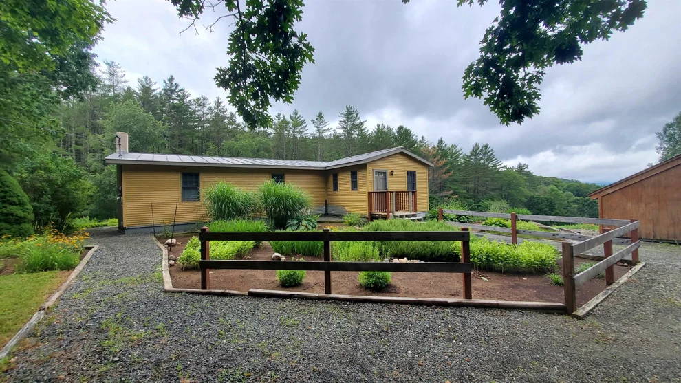 Unit for sale at 112 Chapel Hill, Norwich, VT 05055