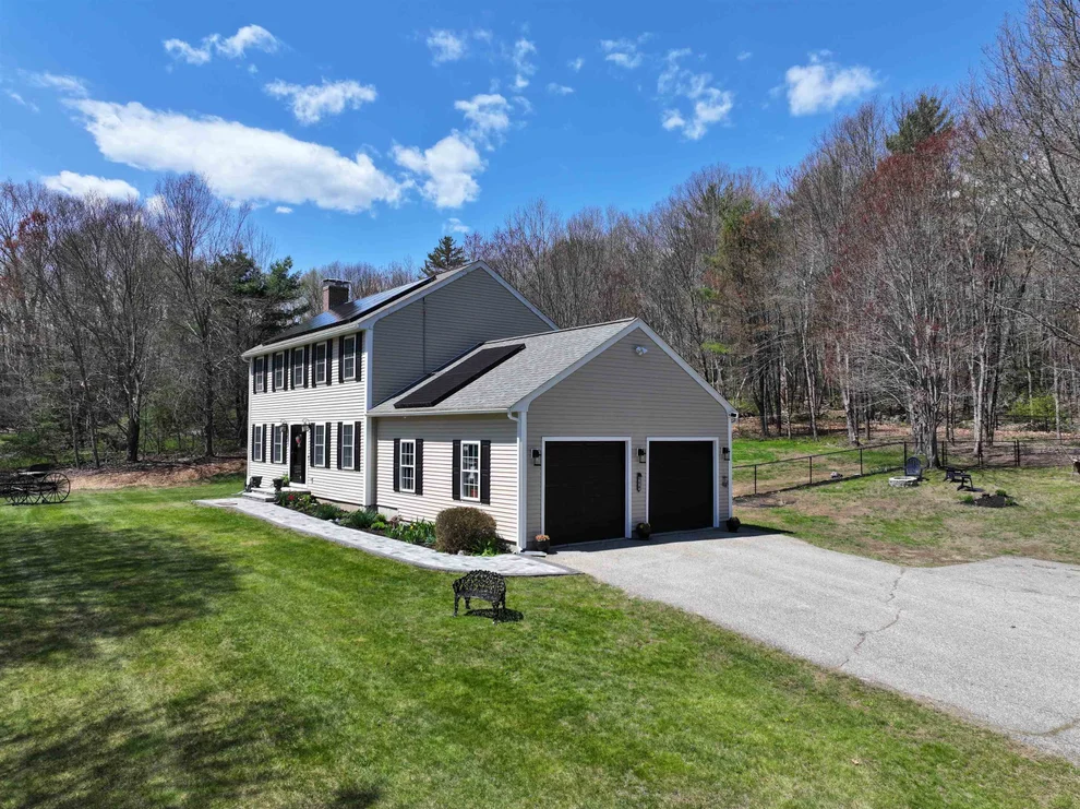 Unit for sale at 118 Harriman Hill, Raymond, NH 03077