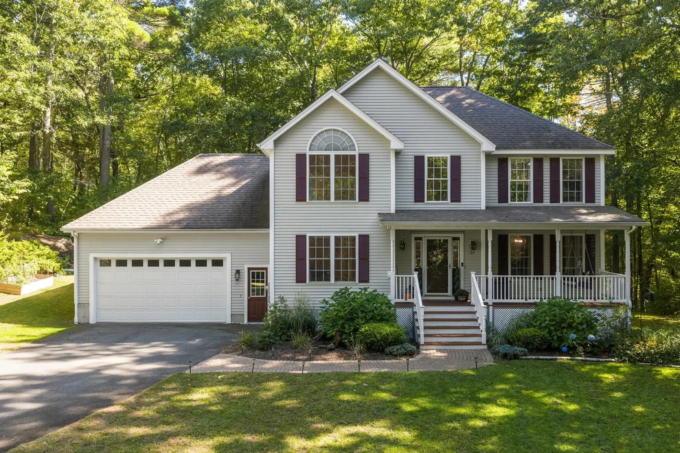 Unit for sale at 24 Wilson, Londonderry, NH 03053