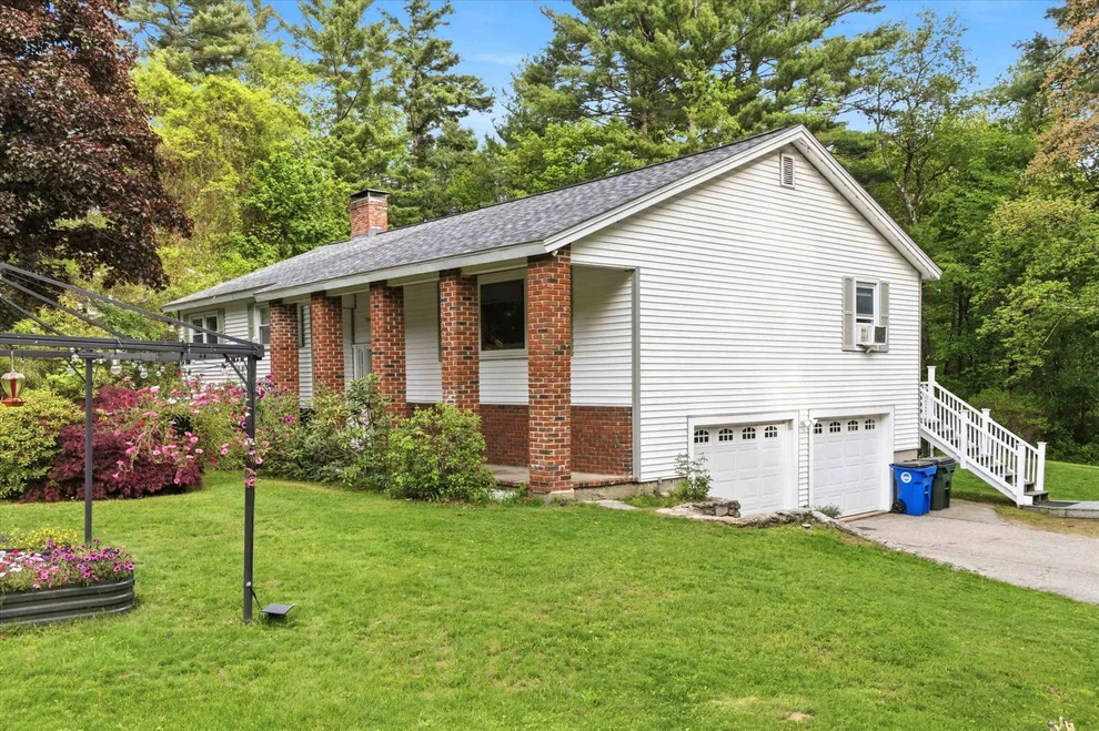 Unit for sale at 16 Glenwood, Goffstown, NH 03045