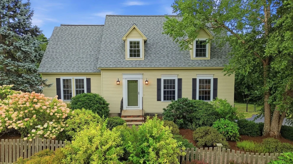 Unit for sale at 13 Hanover, Derry, NH 03038