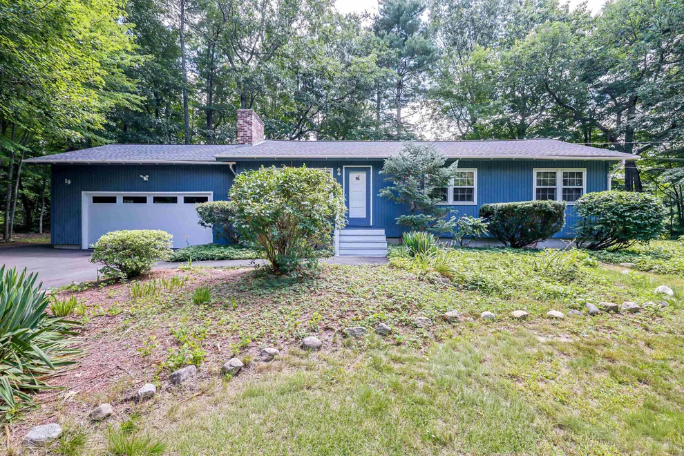 Unit for sale at 19 Comstock, Milford, NH 03055