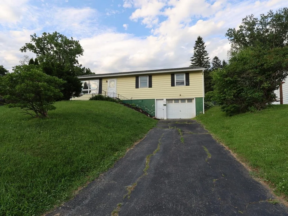 Unit for sale at 219 Hickok, Winooski, VT 05404