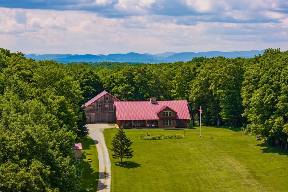 Unit for sale at 817 Topsham, Newbury, VT 05051