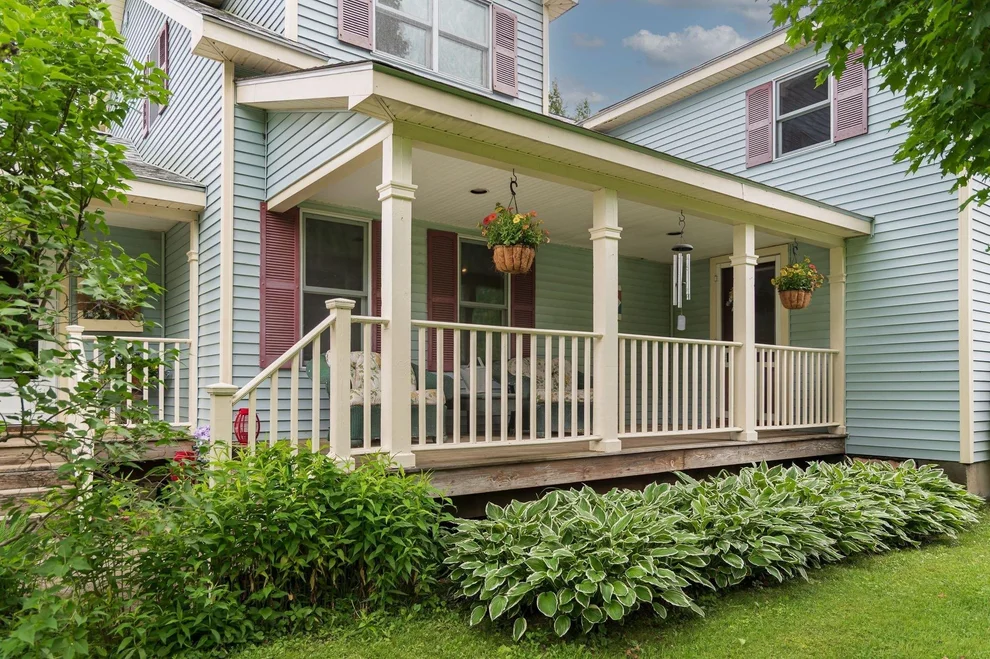Unit for sale at 977 Lower Pleasant Valley, Cambridge, VT 05464
