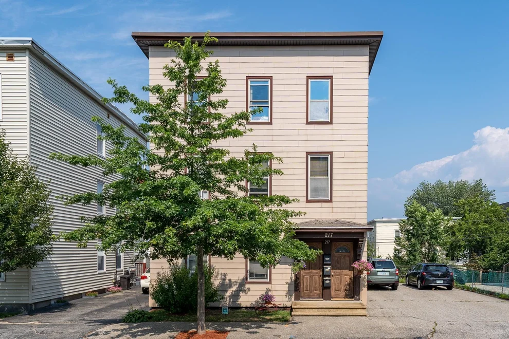 Unit for sale at 217 Cartier, Manchester, NH 03102