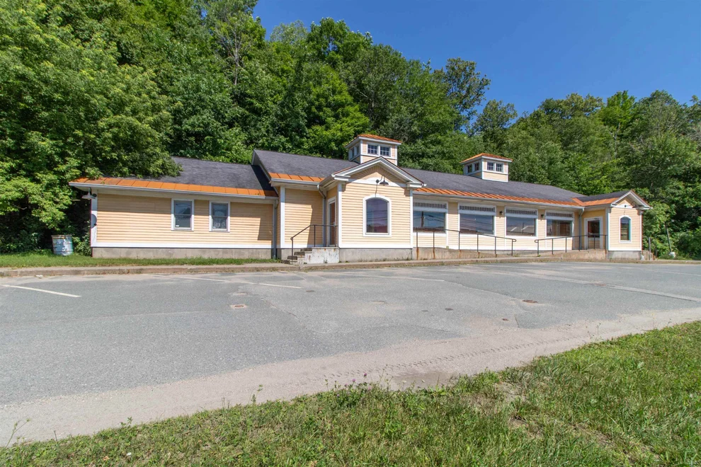 Unit for sale at 626 Broad, Lyndon, VT 05851
