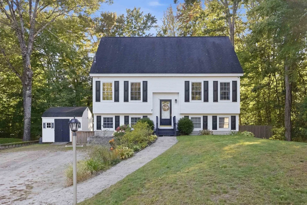 Unit for sale at 7 Sherwood Forest, Canterbury, NH 03224