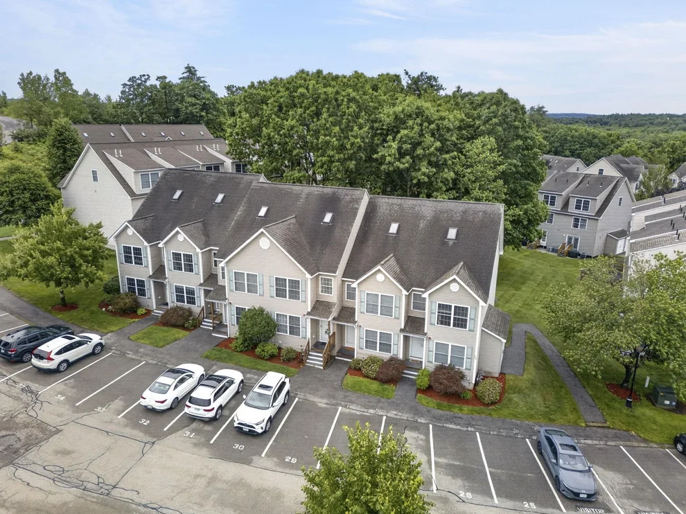 Unit for sale at 41 Shadowbrook, Hudson, NH 03051