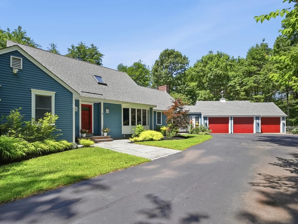 Unit for sale at 3 Indian Ridge, Atkinson, NH 03811