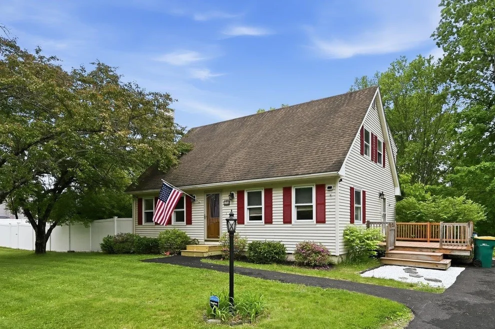 Unit for sale at 154 Flagg, Rochester, NH 03839