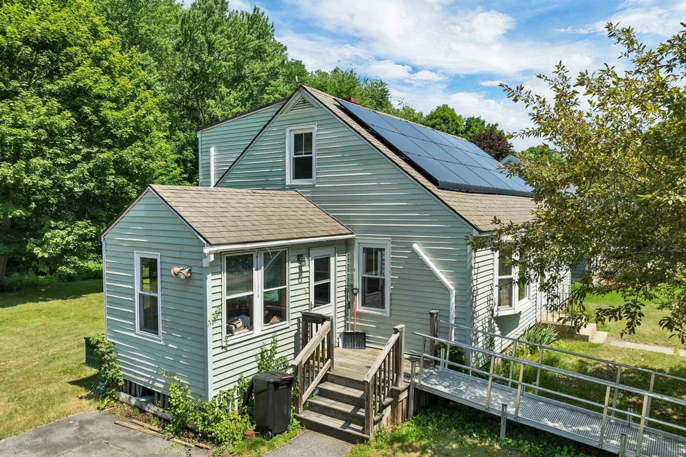 Unit for sale at 20 Maplecrest, Newmarket, NH 03857