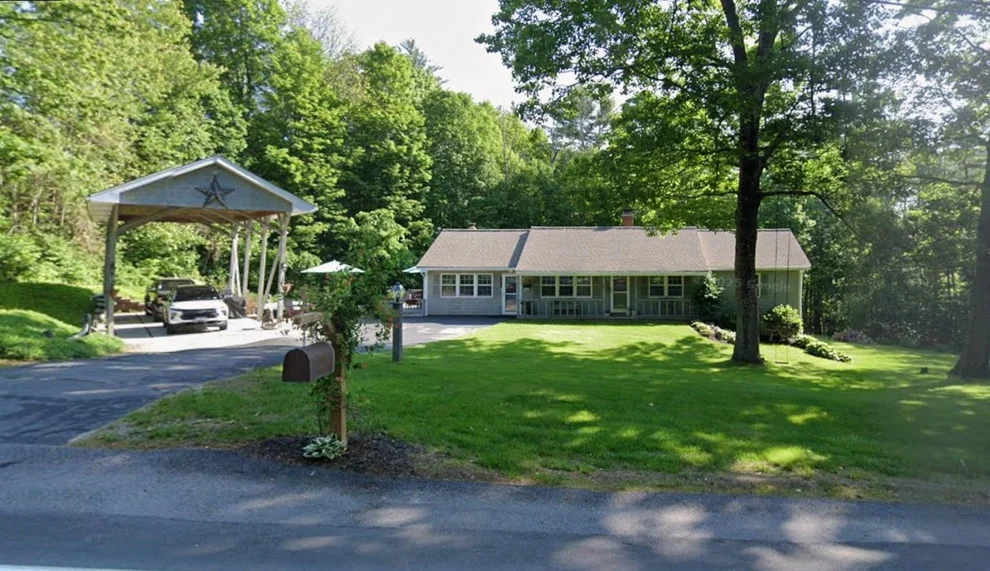 Unit for sale at 267 Haverhill, Chester, NH 03036