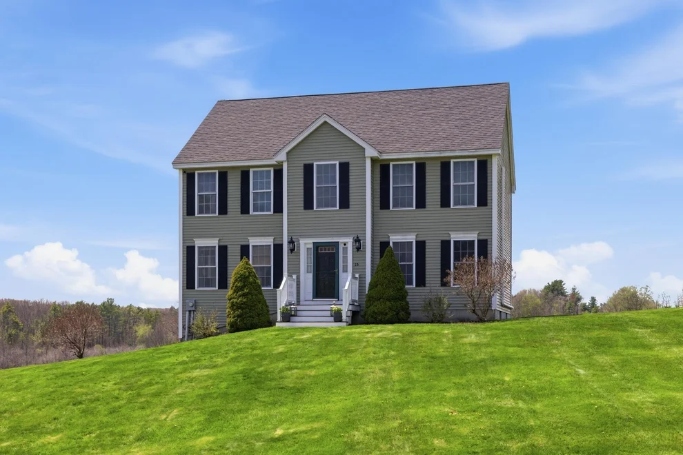 Unit for sale at 15 Baer, Rollinsford, NH 03869
