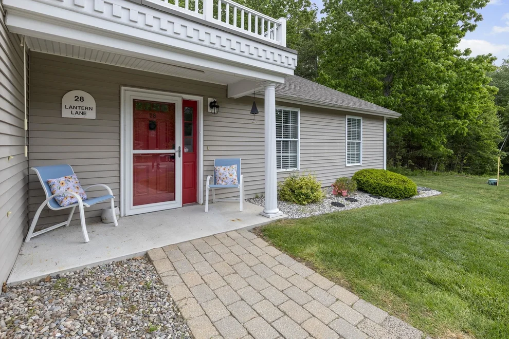 Unit for sale at 28 Lantern, Kingston, NH 03848