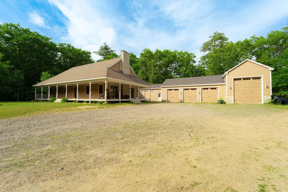 Unit for sale at 6 Phoenix, Kingston, NH 03848
