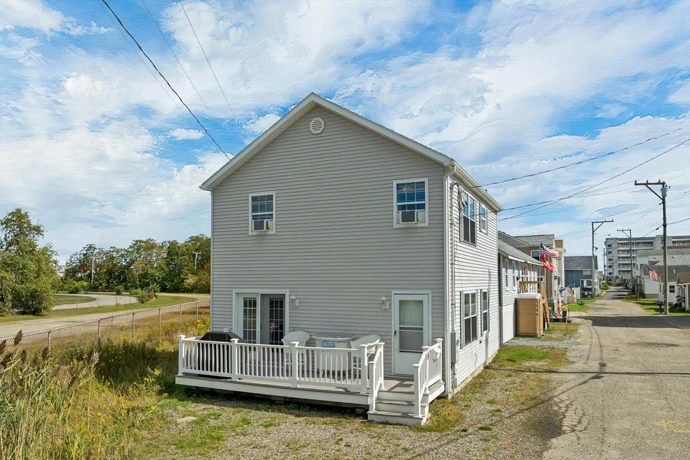 Unit for sale at 5 Chase, Hampton, NH 03842