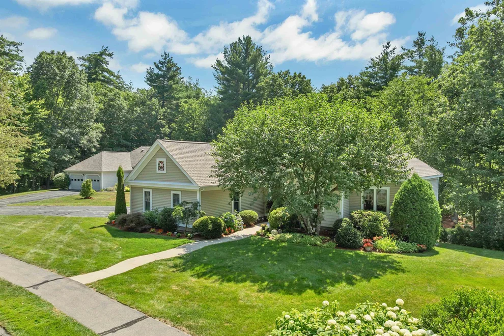 Unit for sale at 8 Sandpiper, Merrimack, NH 03054