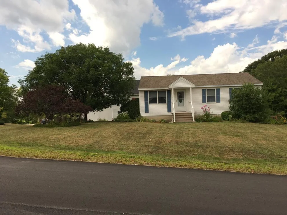 Unit for sale at 14 Ledgeview, Rochester, NH 03839