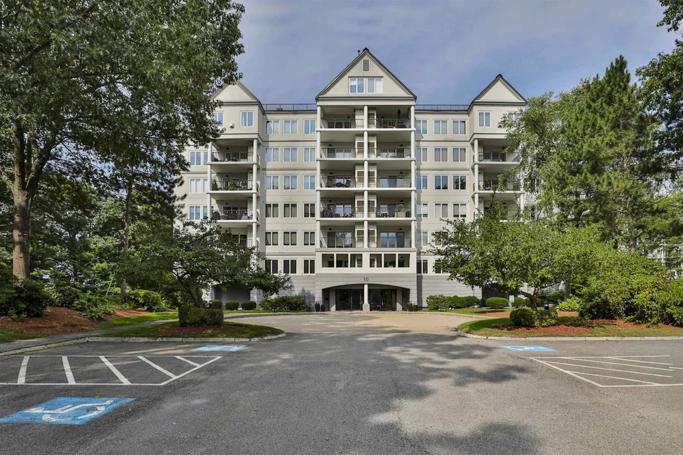 Unit for sale at 10 Mt Laurels, Nashua, NH 03060
