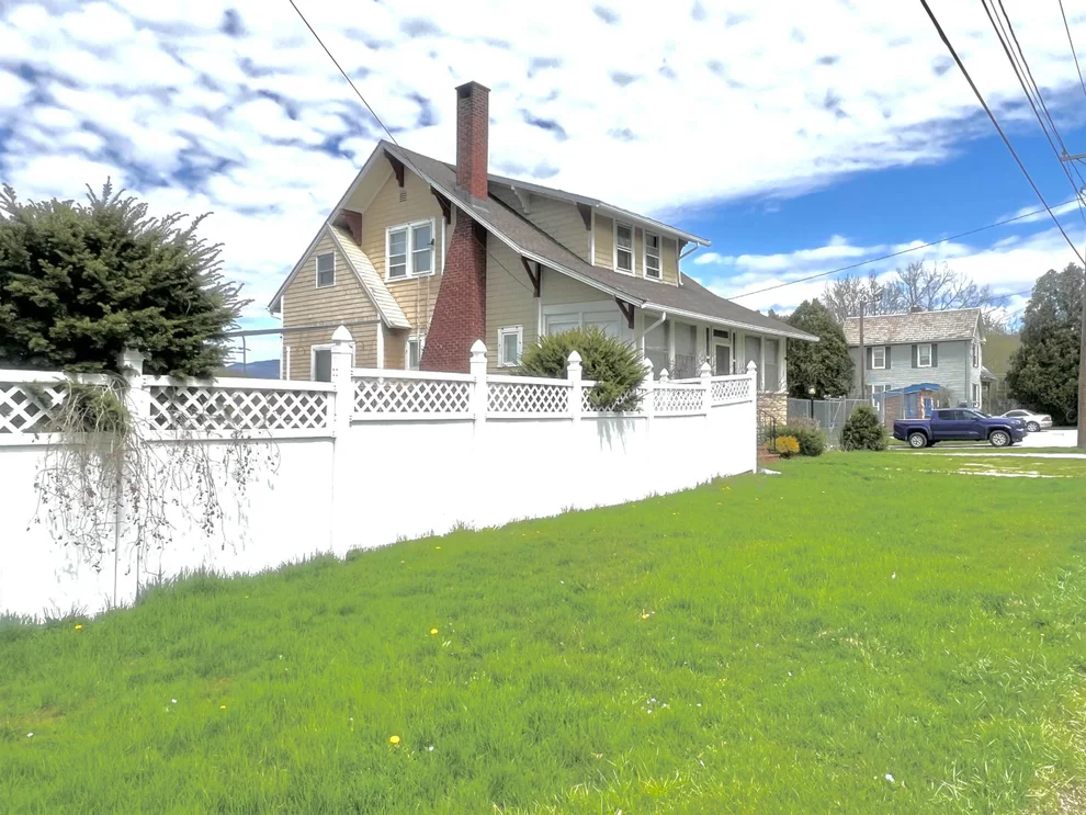 Unit for sale at 20 Dana, Rutland City, VT 05701
