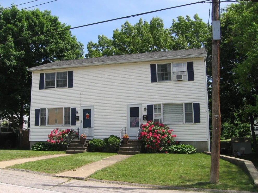 Unit for sale at 89 Lancaster, Manchester, NH 03103