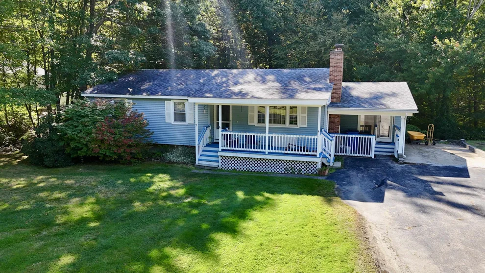 Unit for sale at 7 Red Deer, Londonderry, NH 03053