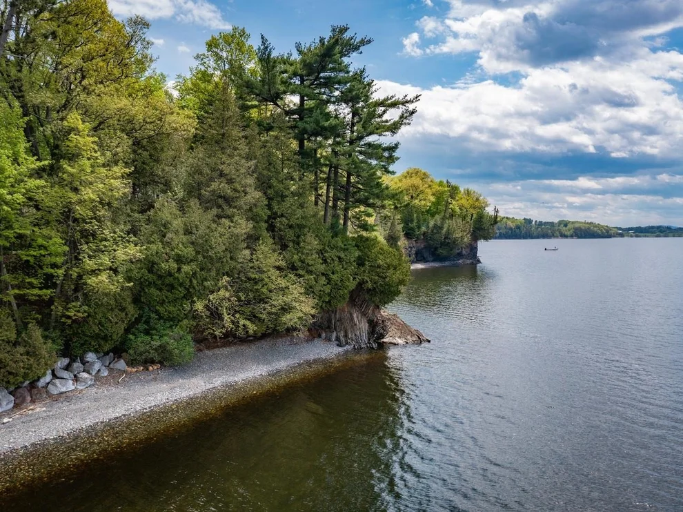 Unit for sale at 187 Morgan, Shelburne, VT 05482