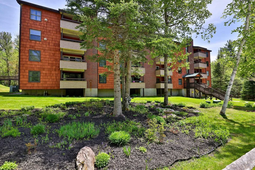 Unit for sale at 118 Gateway, Mendon, VT 05701