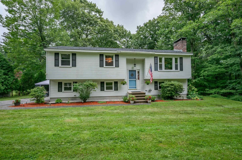 Unit for sale at 72 Hovey, Londonderry, NH 03053