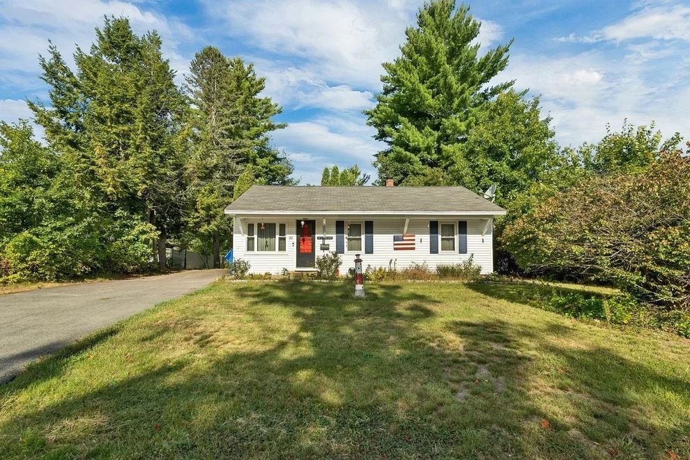 Unit for sale at 33 Cushing, Rochester, NH 03867