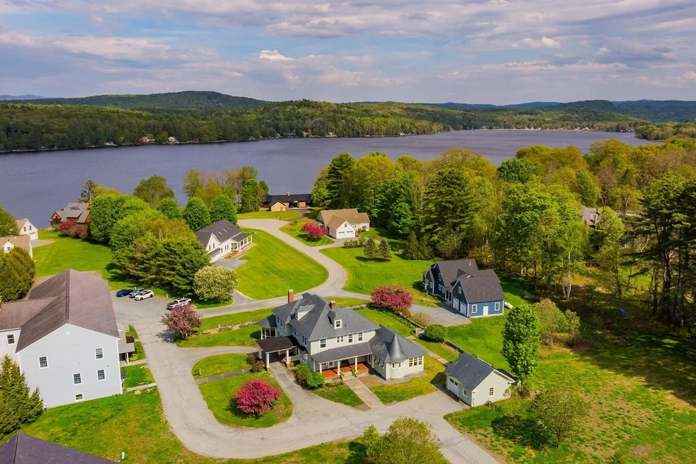 Unit for sale at 93 Chosen Vale, Enfield, NH 03748