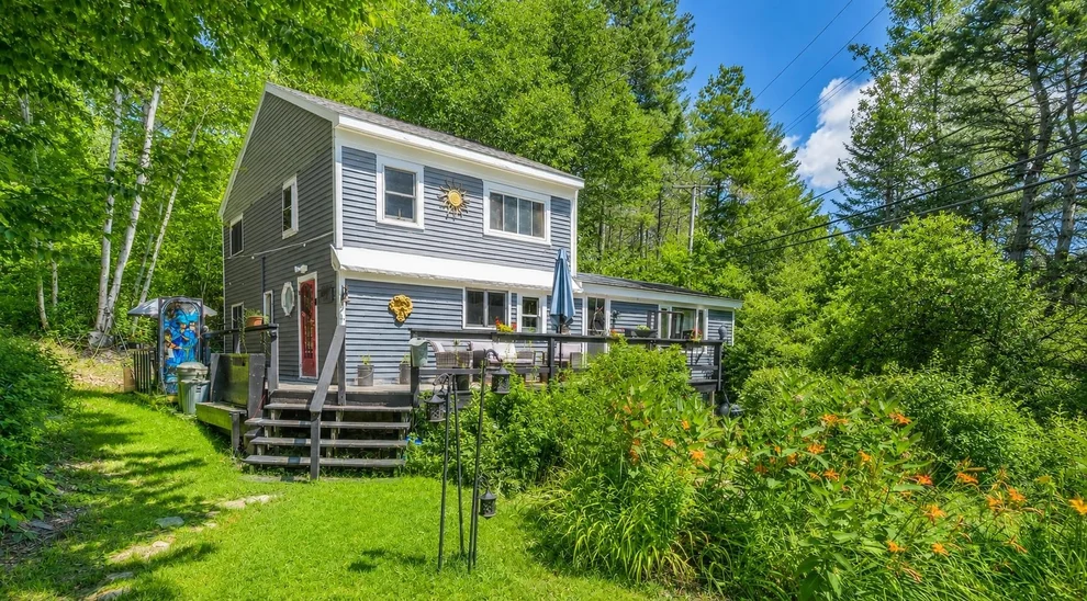 Unit for sale at 765 Thompsonburg, Londonderry, VT 05155