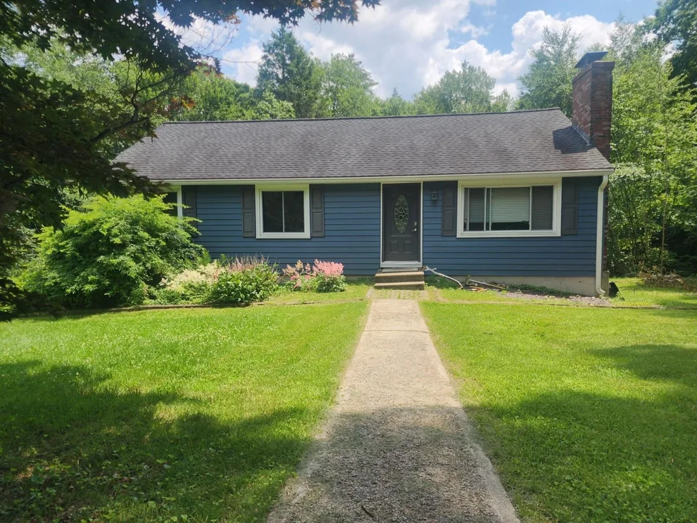 Unit for sale at 35 Country Acres, Sandown, NH 03873