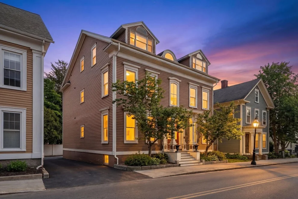 Unit for sale at 314 Islington, Portsmouth, NH 03801