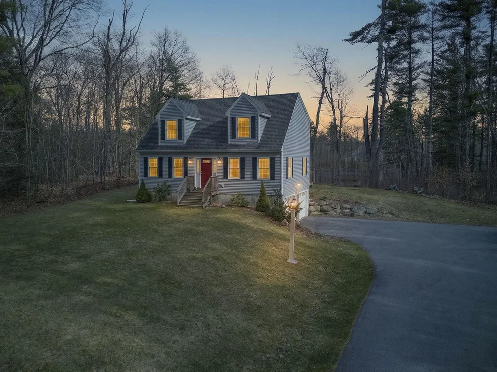 Unit for sale at 274 Pleasant, Epping, NH 03042