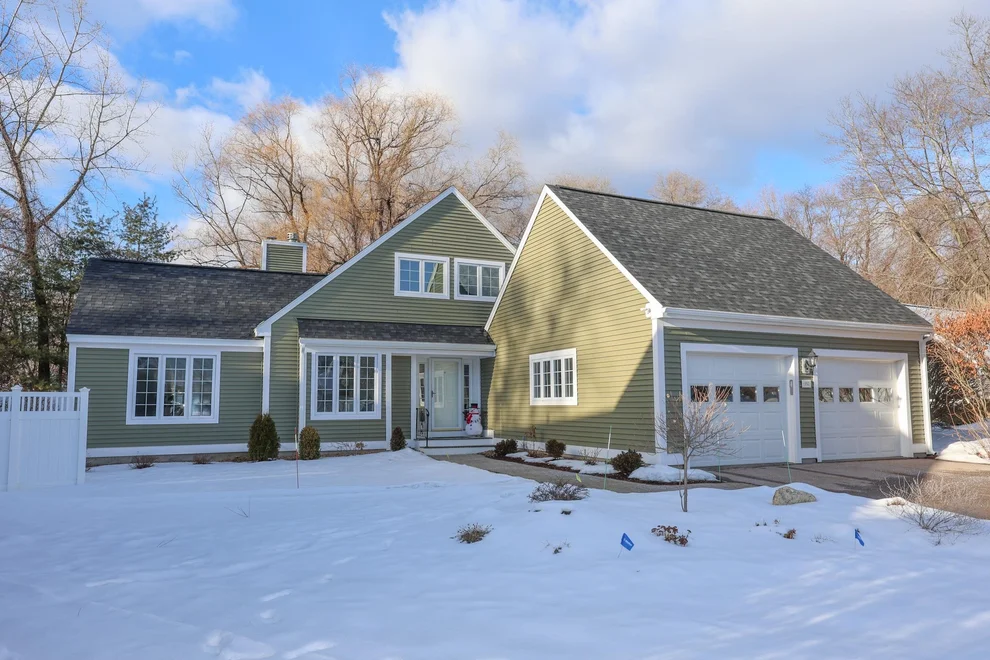 Unit for sale at 152 Straw Hill, Manchester, NH 03104