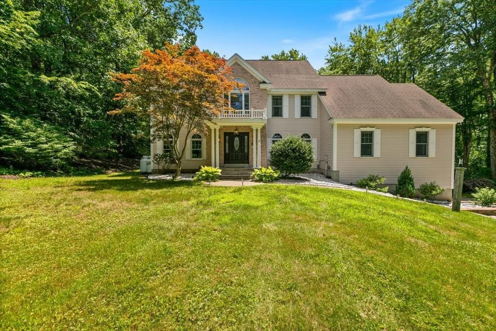 Unit for sale at 3 Rocking Chair, Atkinson, NH 03811