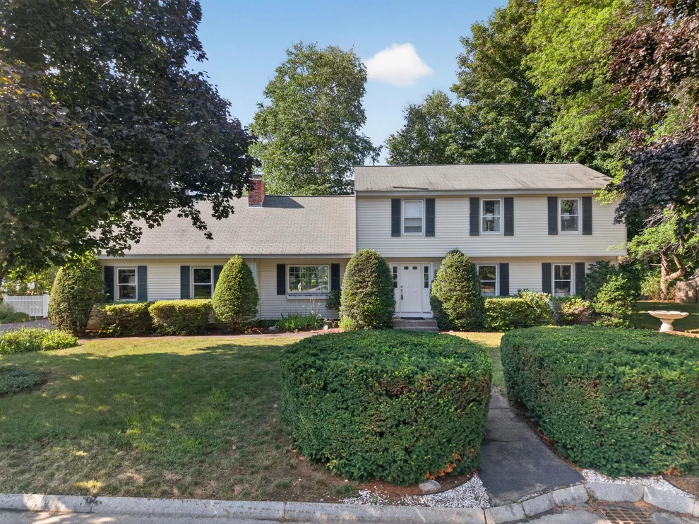 Unit for sale at 2 Queensway, Nashua, NH 03062